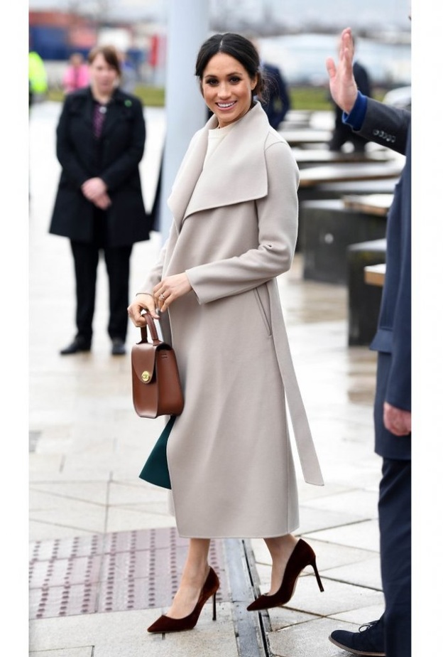 تعشق ميغان ماركل إعتماد المعطف البيج أو بألوان نيود حيادية