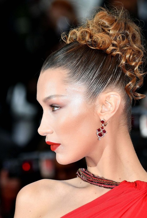 المكياج الكلاسيكي مع الشعر العصري