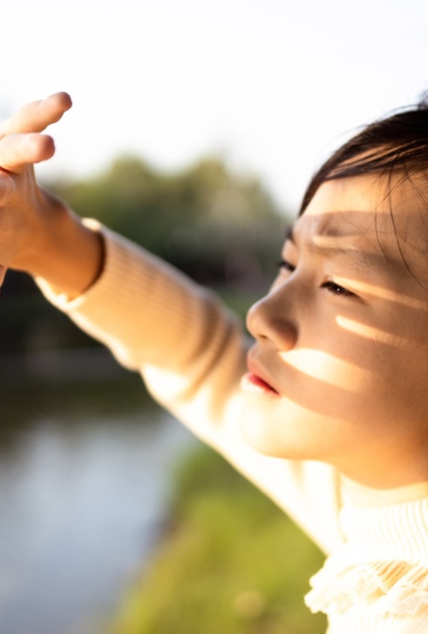 ما هي اعراض حساسية العين من الضوء