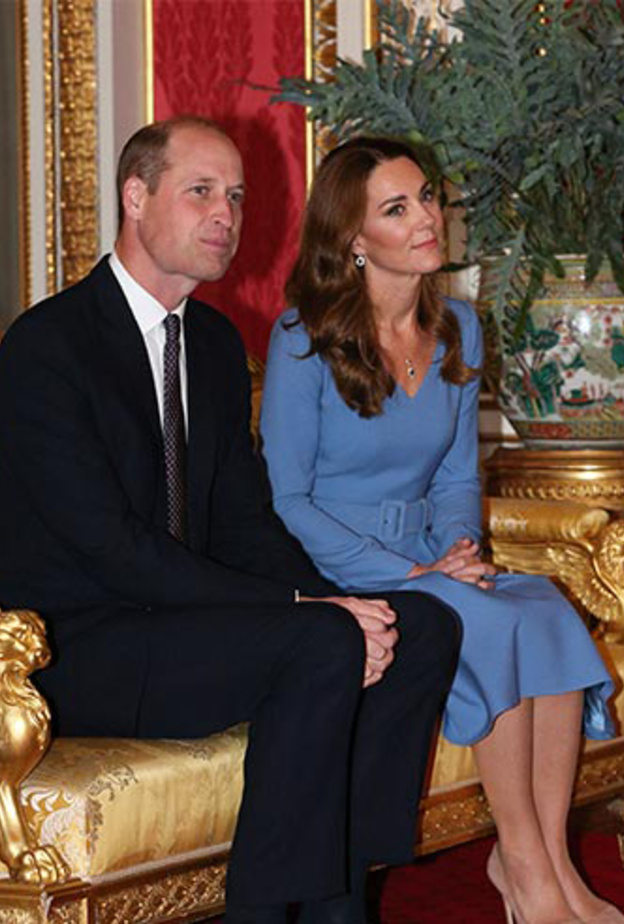 الأمير وليام ينوب عن الملكة في قصر باكنغهام