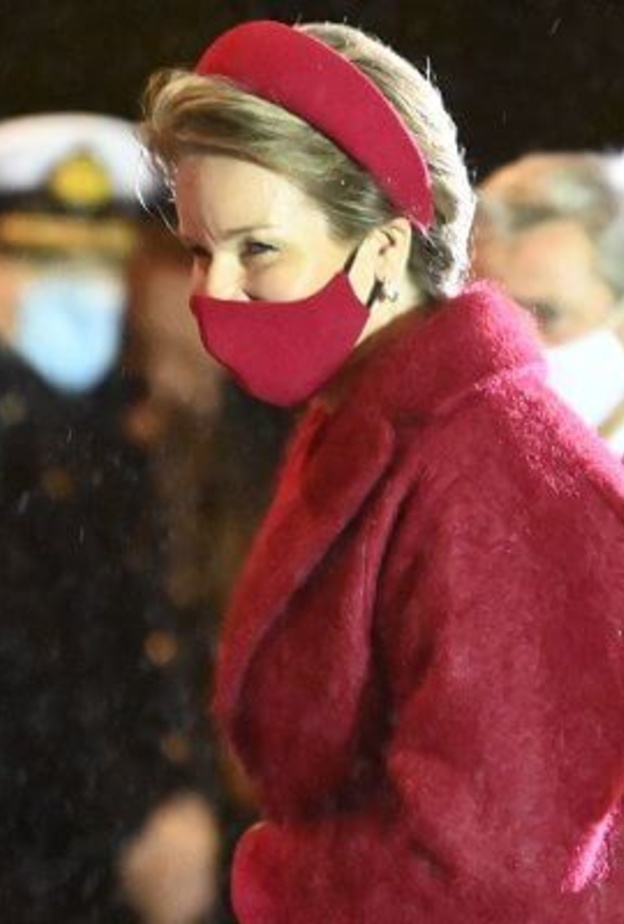  الملكة ماتيلد أنيقة بفستان من ناتان Natan