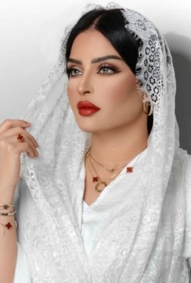 بدور البراهيم تحتفل بخطوبتها