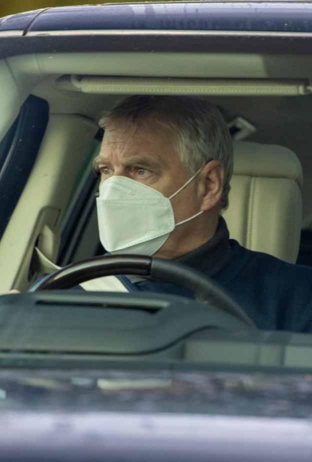 الأمير أندرو انسحب من الحياة الملكية