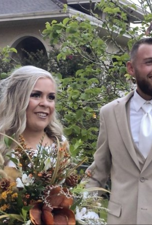  اقامة حفل زفاف قبل الأوان بسبب اعصار امريكا