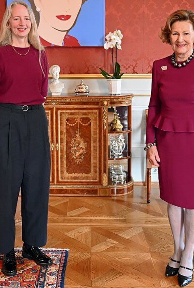 الملكة سونيا تسلم جائزتها للطباعة