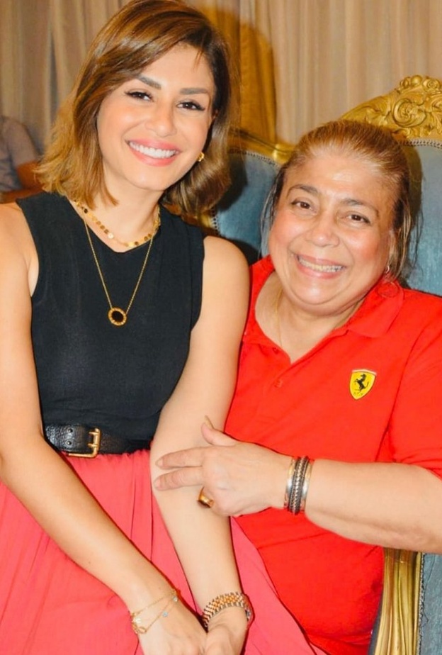 والدة منة فضالي تخضع لعملية جراحية