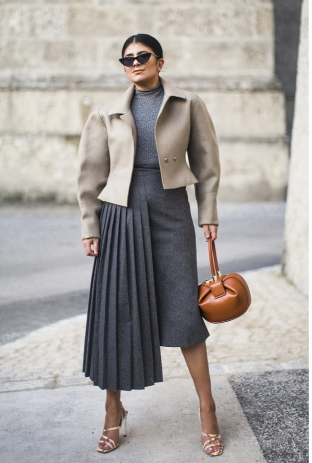 افكار عصرية لاعتماد التنورة البليسيه موضة هذا الموسم