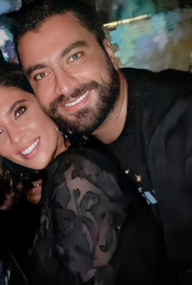 معتصم النهار وزوجته