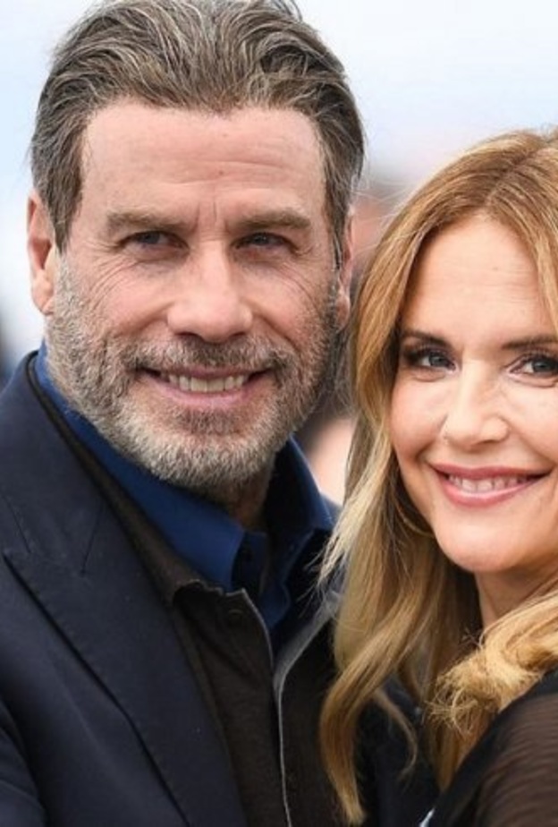 جون ترافولتا وزوجته الراحلة كيلي بريستون