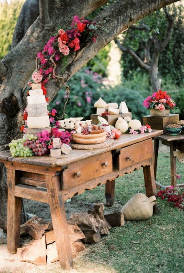 افكار مميزة لتزيين بوفية حفلات الزفاف لاجواء حفلات الزفاف الخريفية