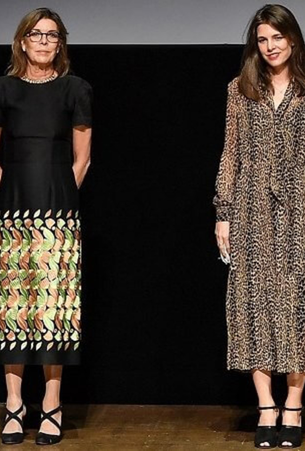 الأميرة كارولين وابنتها توزعان جوائز مؤسسة بيير