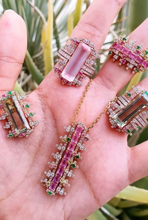 مجوهرات ذهب باللون الوردي من Aisha Jewels