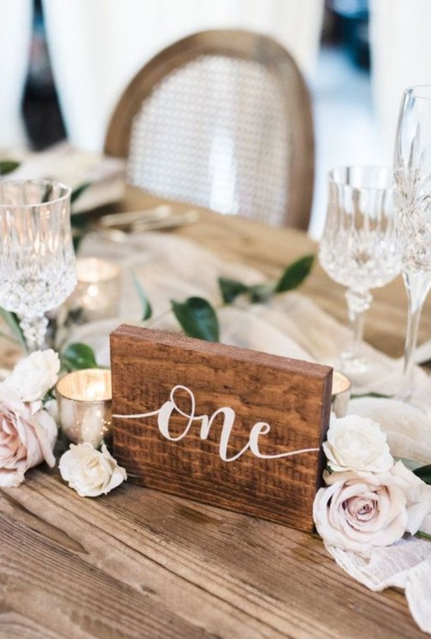 افكار لترقيم طاولات حفلات الزفاف بطابع ريفي
