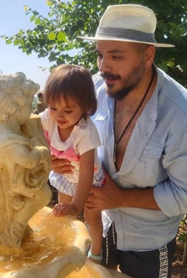  رامي عياش وابنته