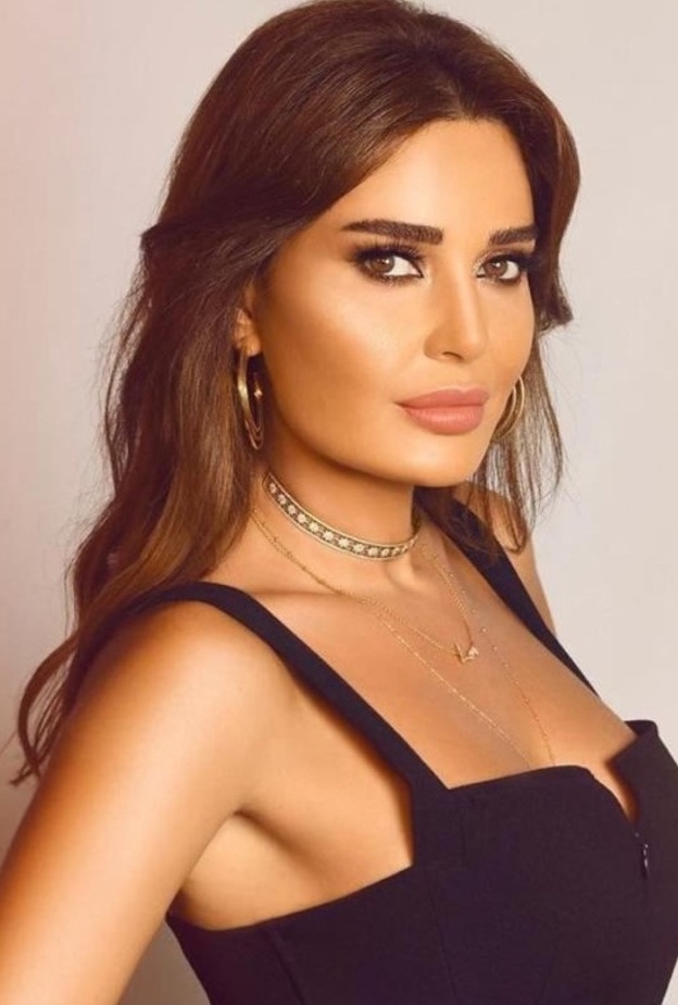 مكياج برونزي ل سيرين عبد النور