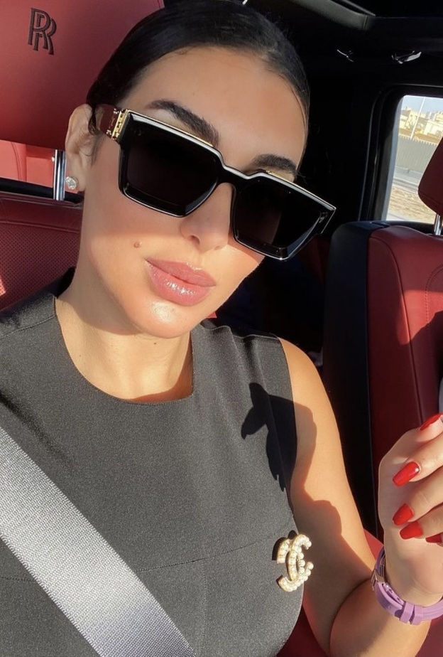 ياسمين صبري تزين خروجات الصباح بإطلالاتها الأنثوية الأنيقة