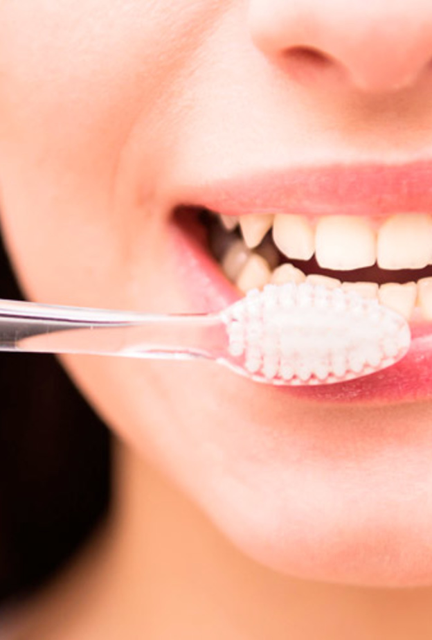 ما العلاقة بين نظافة الأسنان وكورونا