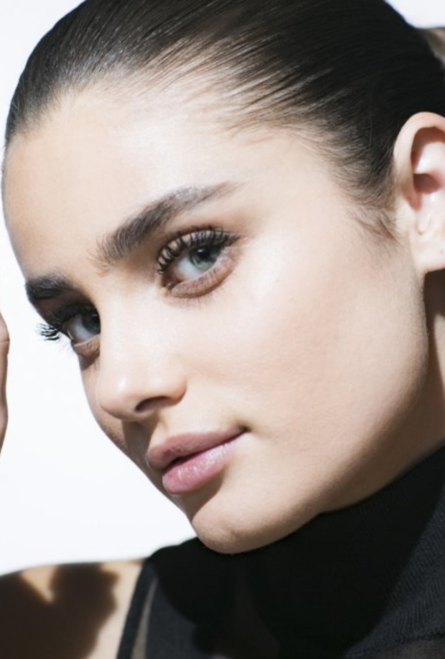 جدّدي رموشك بأربعة أسابيع فقط مع Lash Revitalizing Serum