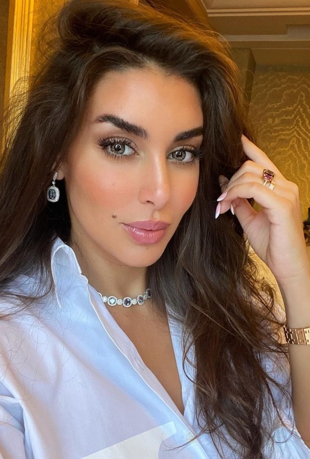 مستحضرات لا تتخلى عنها ياسمين صبري في إطلالاتها الجمالية