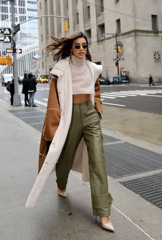  افكار تنسيق البنطلون الجلد مستوحاة من موضة الشارع 2020