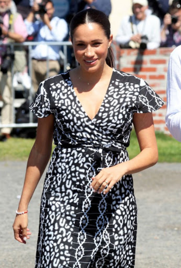 10 إطلالات لسيدات العائلات الملكية.. ارتدين فيهن أزياء في متناول اليد