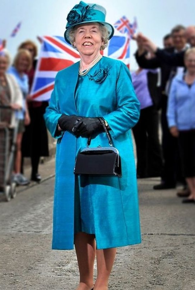 من هي إيلا سلاك التي عملت كبديلة لملكة بريطانيا لمدة 30 عاما؟ 