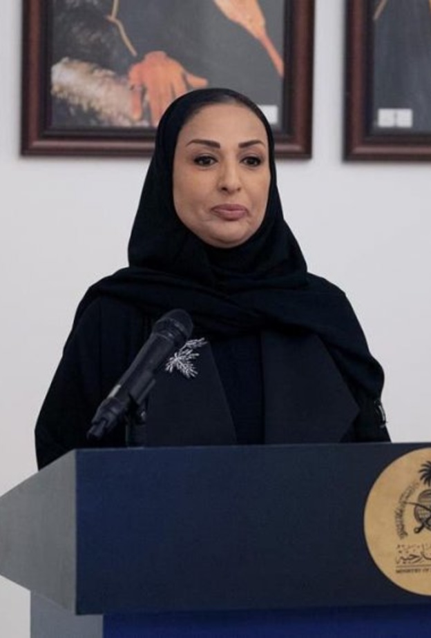 آمال المعلمي ثاني سفيرة في تاريخ السعودية تؤدي القسم أمام الملك سلمان
