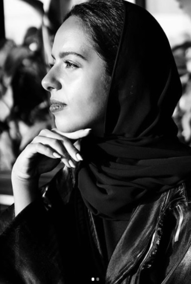 مصممة المنسوجات الإماراتية حصة السويدي