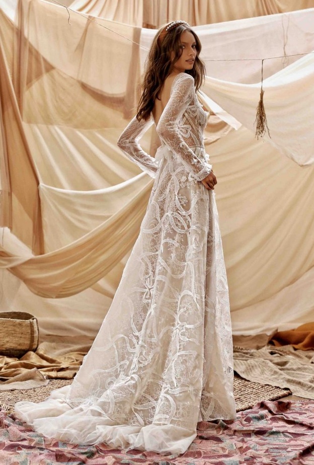 موديلات فساتين زفاف للخريف من berta