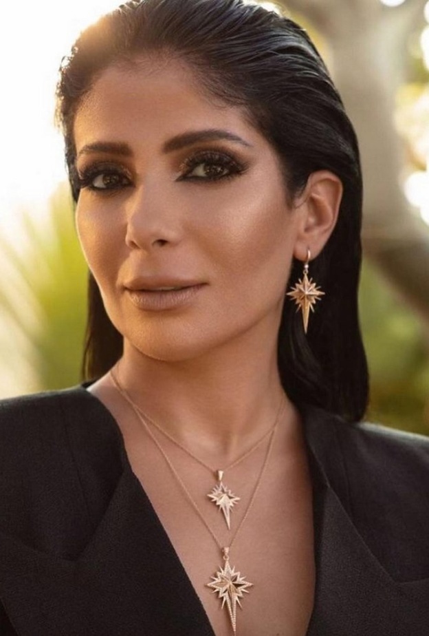 منى زكي ب نيو لوك الشعر العسلي