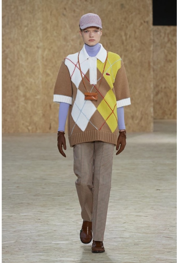  صيحات الكنزات الصوفية الطويلة لاطلالات شتاء2021 من دار Lacost