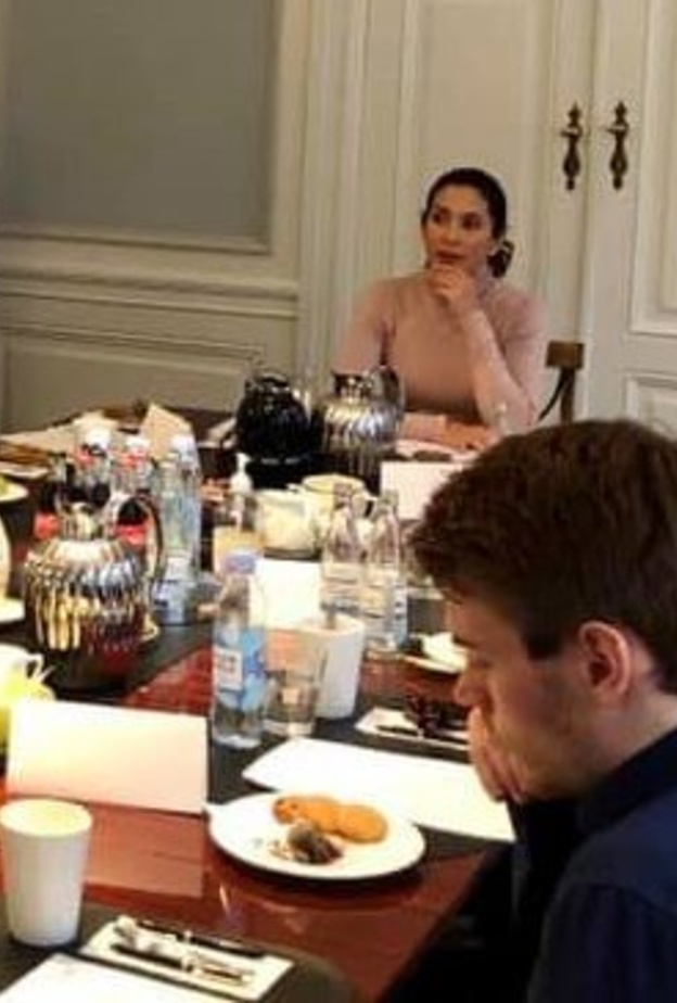 الأميرة ماري بإطلالة عمل من Zara