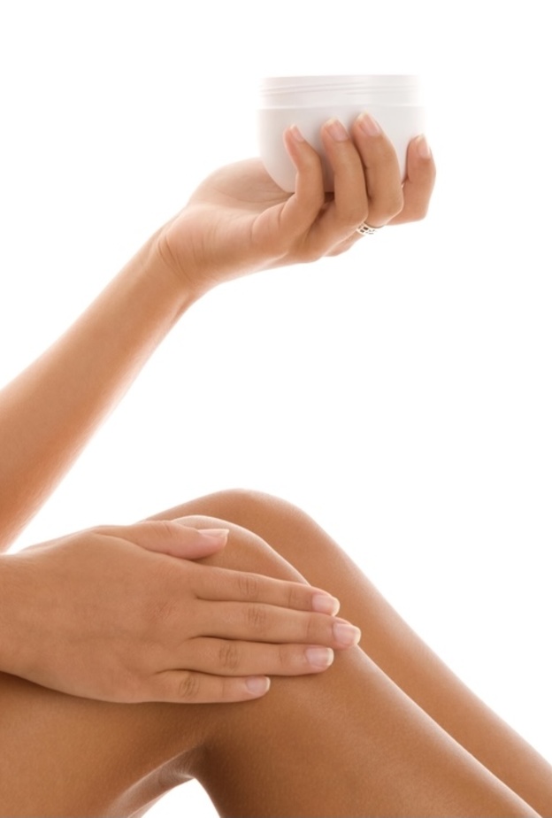  خلطات طبيعية تساعد على الحصول على لون بشرة موحدة للأكواع والركب