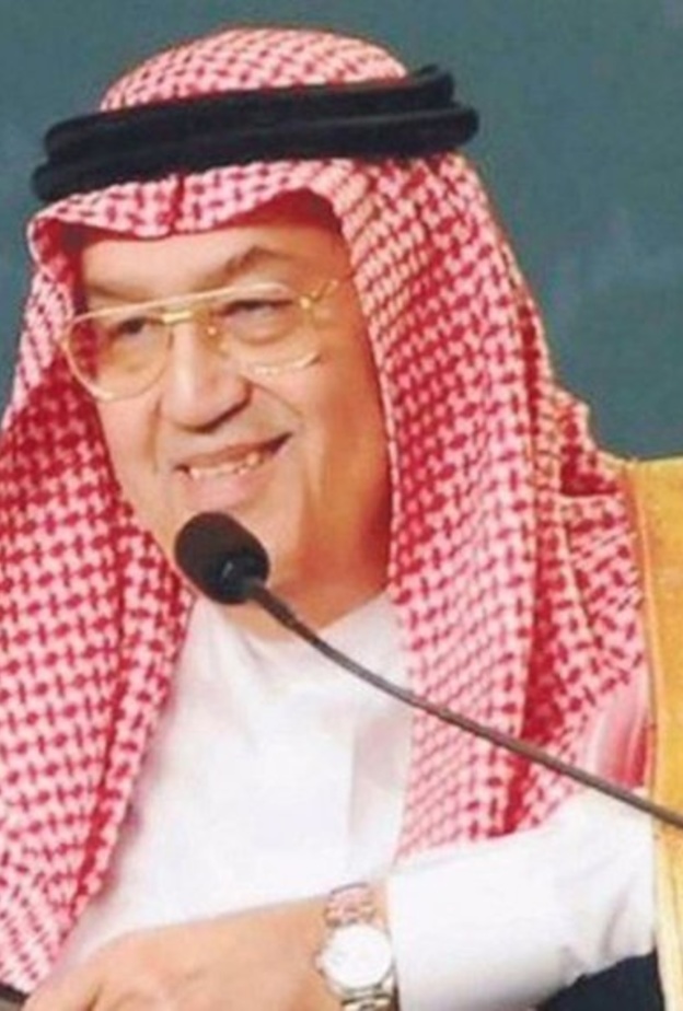 حقق الأديب الدبلوماسي السعودي غازي القصيبي العديد من الإنجازات حيث حاز على وسام الملك عبد العزيز وعدة أوسمة وألقاب عربية