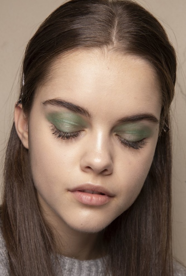 مكياج عيون بأسلوب Genny