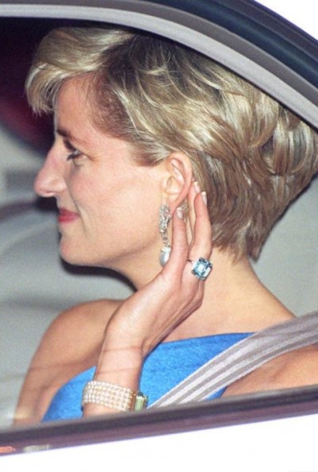 وراء كل قطعة حكاية.. كيف تتوارث سيدات العائلات الملكية مجوهراتها؟