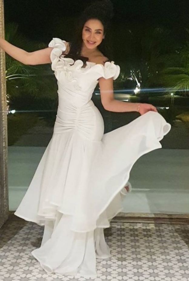 لجين عمران تحتفل بعيد ميلادها ال 43