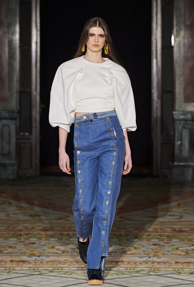 تنسيق البناطيل الجينز الواسعة ذات الخصر العالي من وحي Oxford Fashion