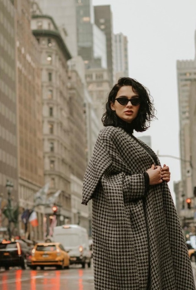 وزير الثقافة يتفاعل مع مشاركة المصممة السعودية لولو المهنا في أسبوع الموضة بنيويورك