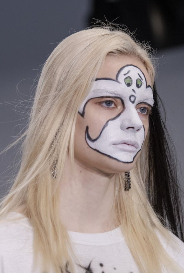  تطبيق رسمات مكياج غريبة مع البشرة البيضاء بمناسبة هالوين 2020