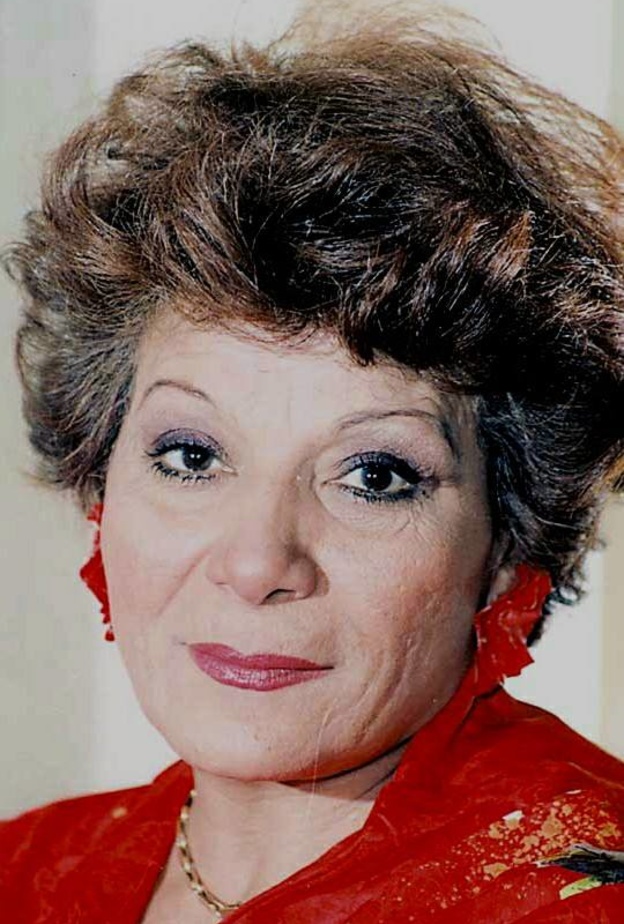 عايدة عبد العزيز مصابة بالزهايمر