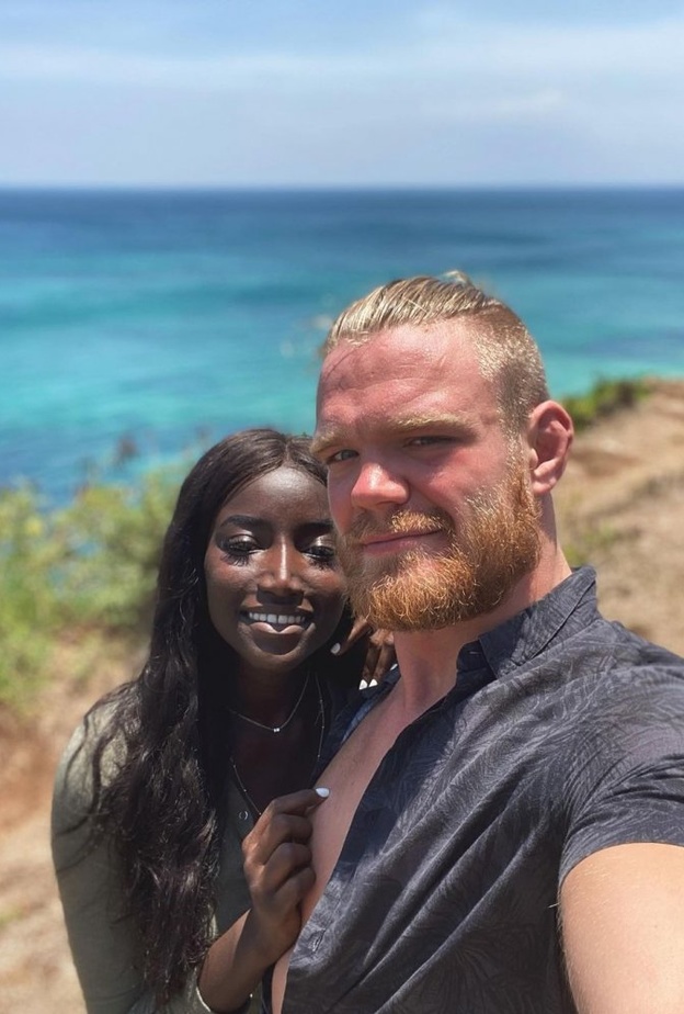 عبير سندر وزوجها