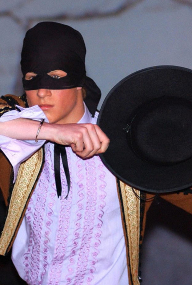 بمناسبة الهالوين.. أغرب الأزياء التنكرية لأفراد العائلات الملكية على مر السنين