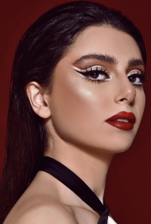 ماريتا الحلاني تفاجئ متابعيها بإطلالتها العصرية الحديثة