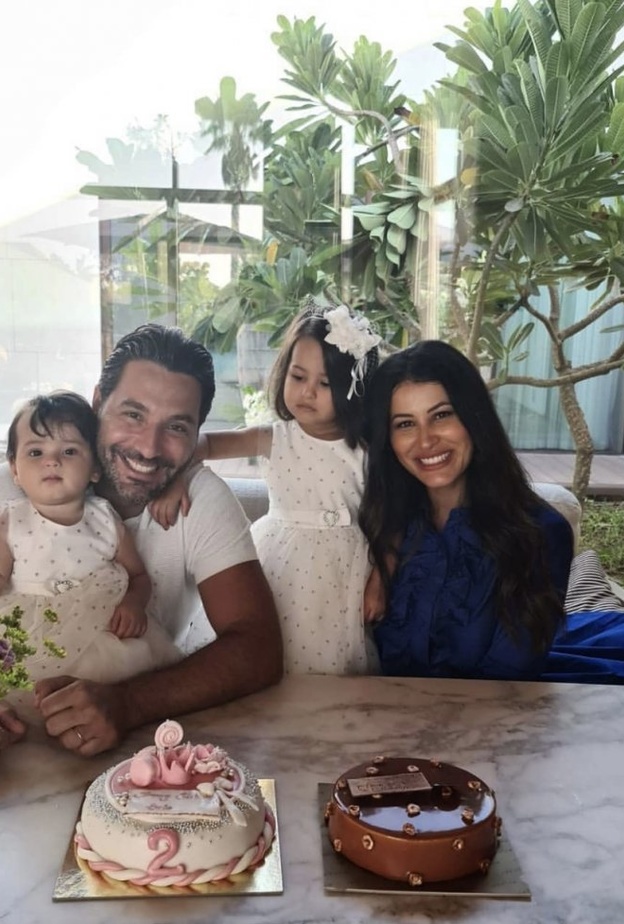 نشرت ريم السعيدي صورة جديدة لطيفة جداً لها برفقة عائلتها