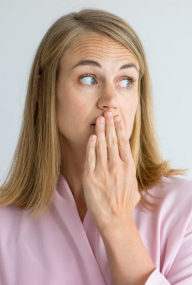  أسباب حموضة الفم وعلاجها