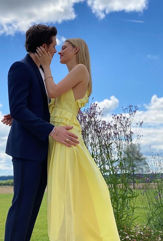 زفاف بروكلين بيكهام على نيكولا بليتز