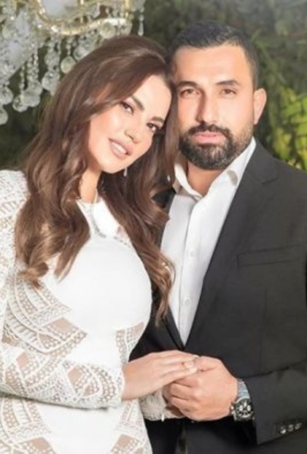 هاني سعد زوج درة مع ابنته