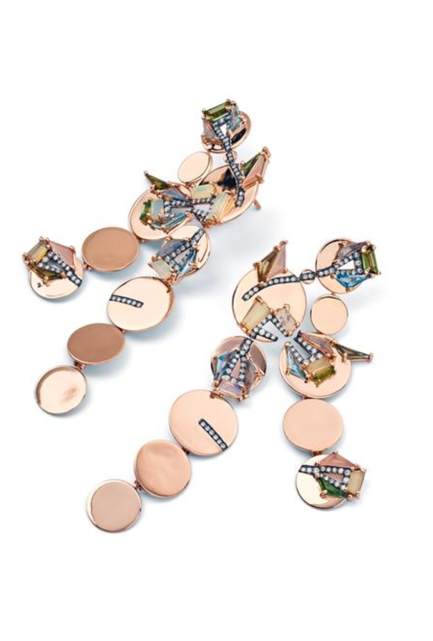 أقراط من ناك آرمسترونغ Nak Armstrong