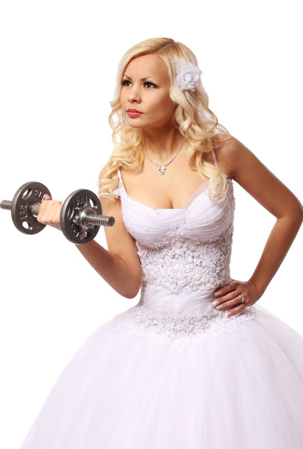 بعض التمارين الرياضية تمنح العروس مؤخرة كبيرة